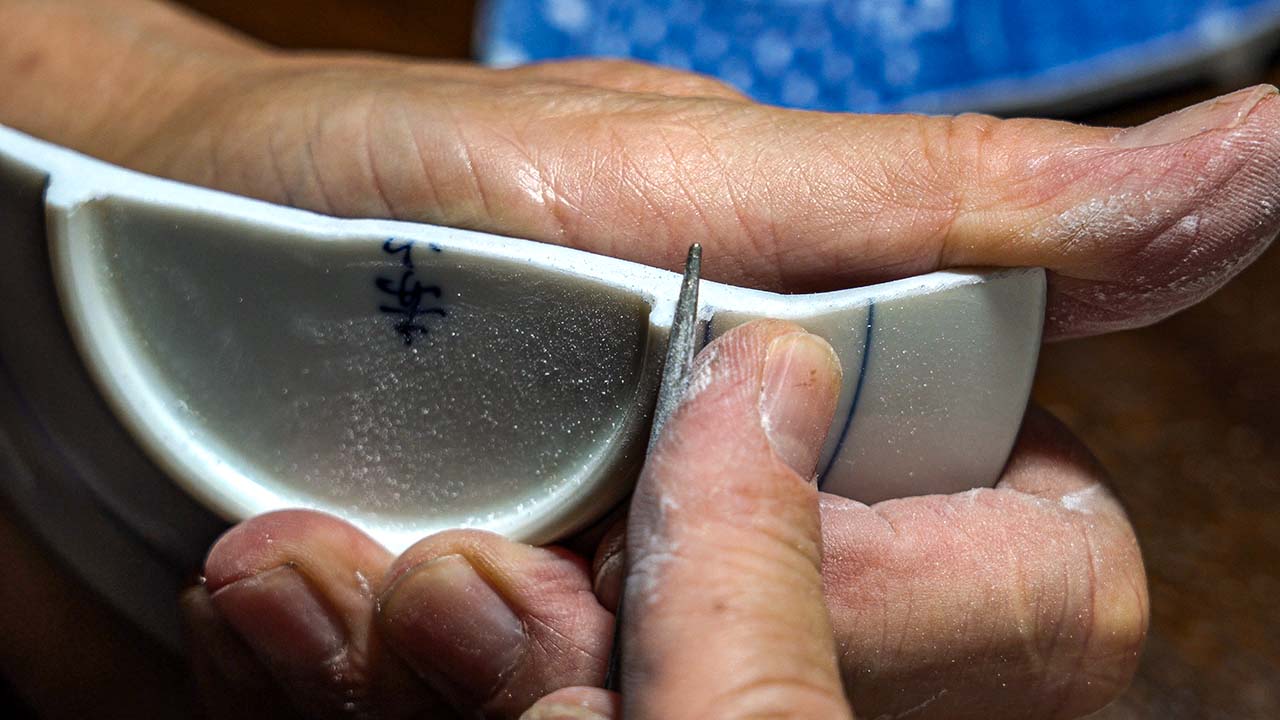 No,1 割れた断面をヤスリで削ります。